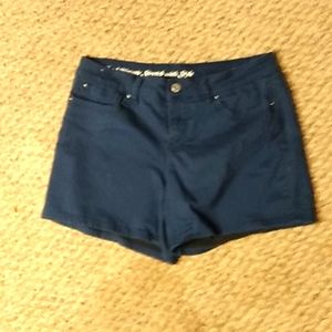 Women's size 12, Signature Studio brand shorts